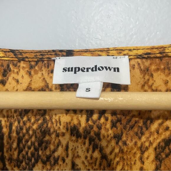 Superdown Revolve animal print crop top long sleeve size small - Picture 4 of 8